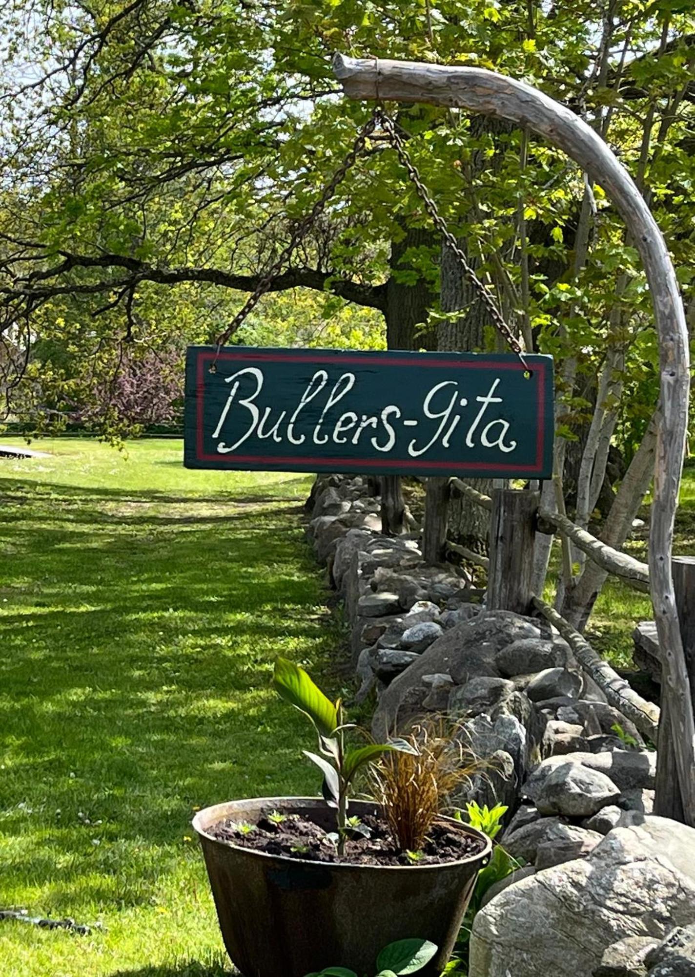 Ruhnu Bullers-Gita Talu Exterior foto